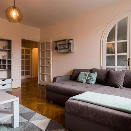 Szeged Gyoengye Apartamento Exterior foto