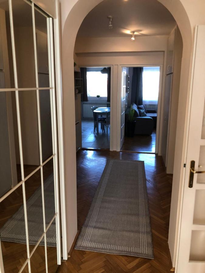 Szeged Gyoengye Apartamento Exterior foto