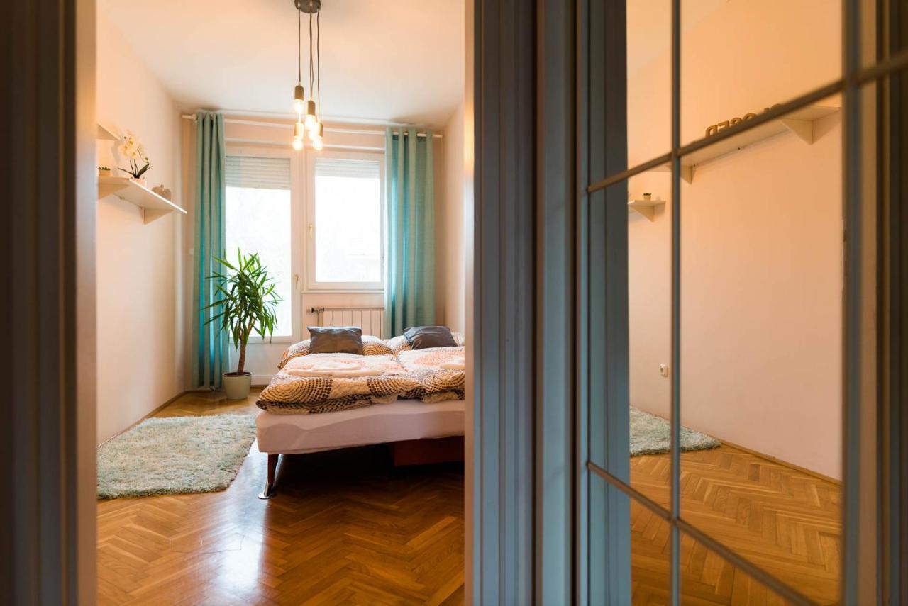 Szeged Gyoengye Apartamento Exterior foto