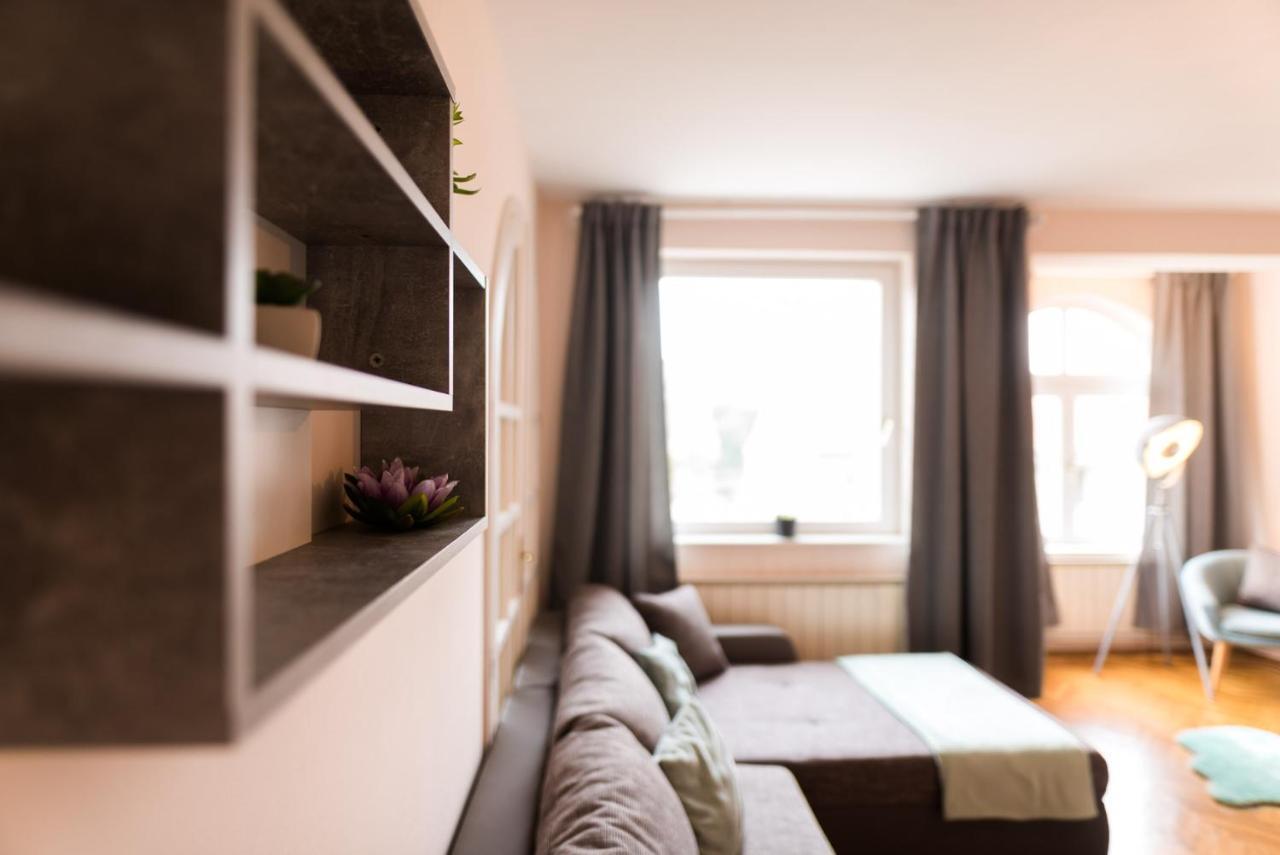 Szeged Gyoengye Apartamento Exterior foto