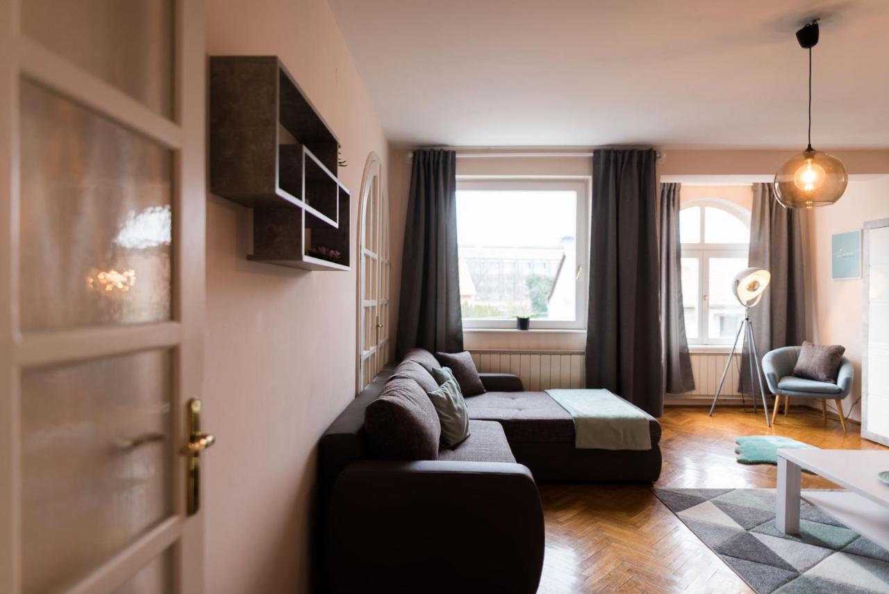 Szeged Gyoengye Apartamento Exterior foto