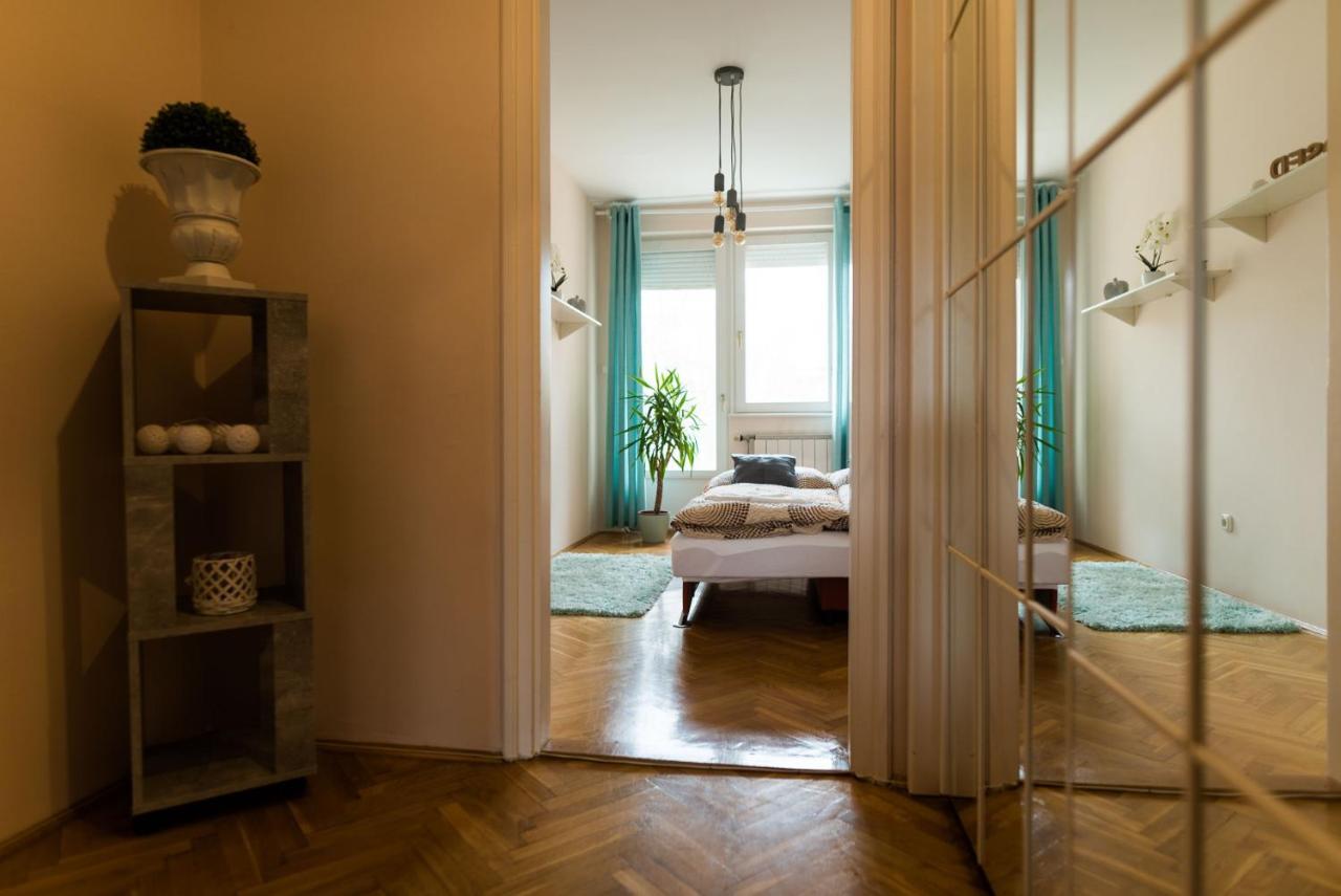 Szeged Gyoengye Apartamento Exterior foto